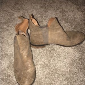 Lucky brand Chelsea boots